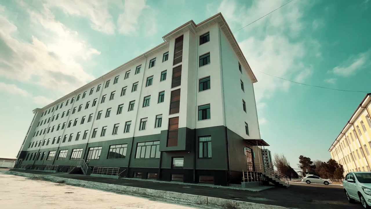 Universitet rasmi 1