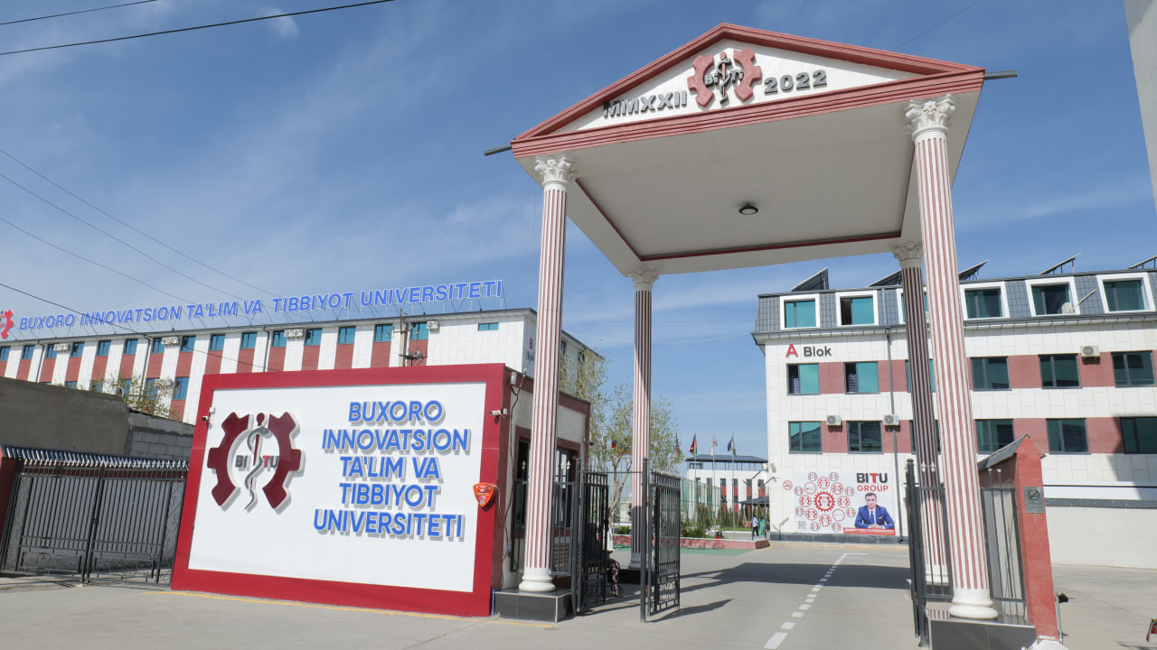 Universitet rasmi 1