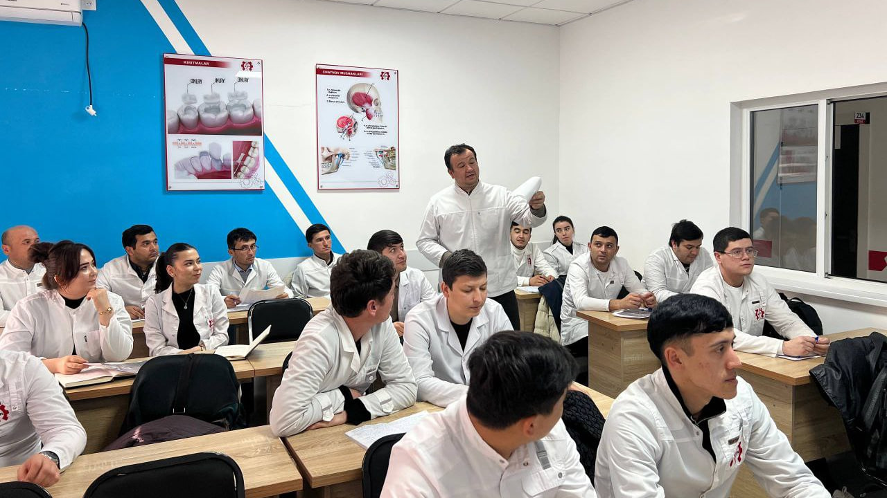Universitet rasmi 1